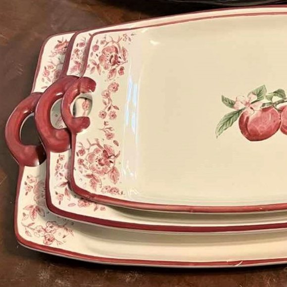Pfaltzgraff Delicious 3Tray Serving Set | Nesting Platters - Picture 14 of 16